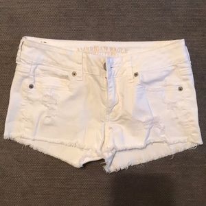 White American Eagle shorts